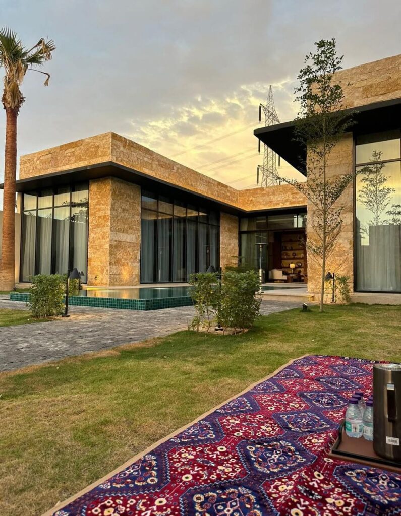 الأعمال الخارجية